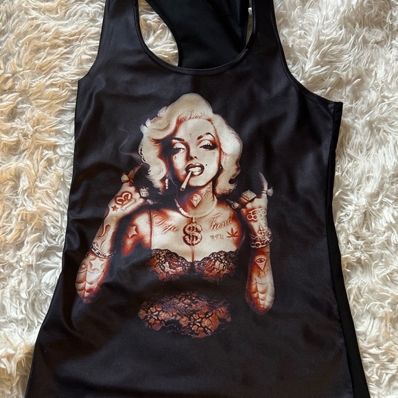 🔥3 for $25🔥 EUC-MARYLYN MONROE RACERBACK TANK TOP SZ S - Picture 2 of 4